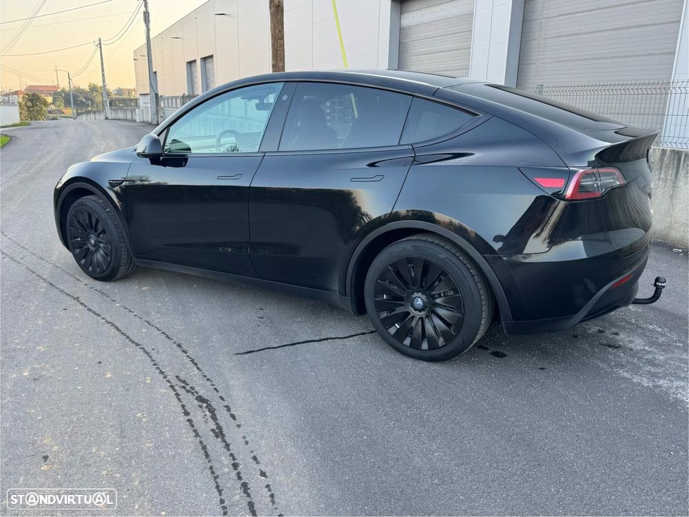 Tesla Model Y Standard - 1