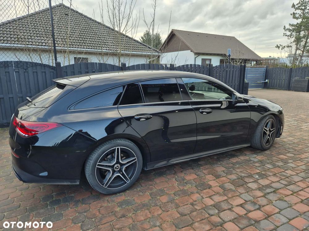 Mercedes-Benz CLA 200 7G-DCT - 3