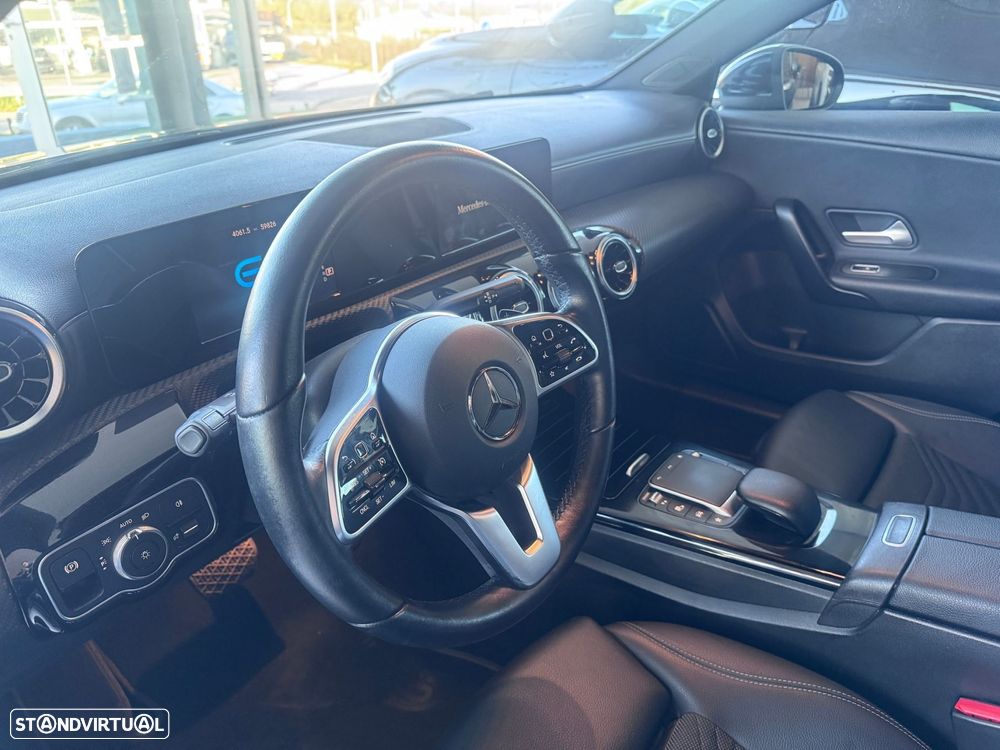 Mercedes-Benz A 250 e 8G-DCT - 12