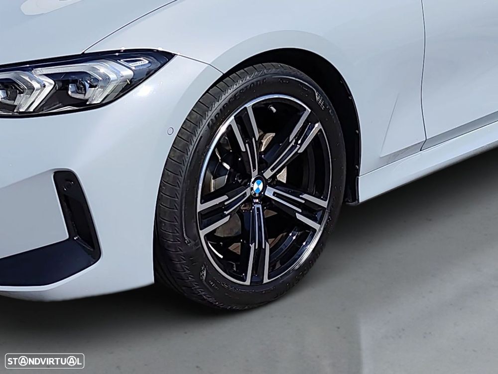 BMW 320 d Touring Pack Desportivo M Auto - 4