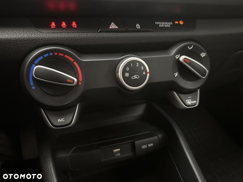 Kia Rio - 16