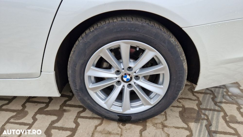 BMW Seria 5 520d AT - 22