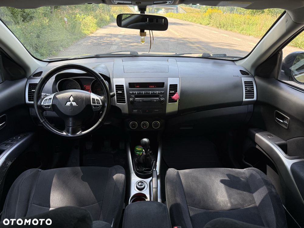 Mitsubishi Outlander - 7