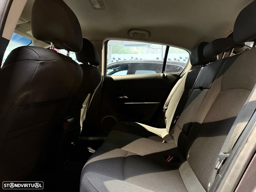 Chevrolet Cruze 1.6 LT - 13