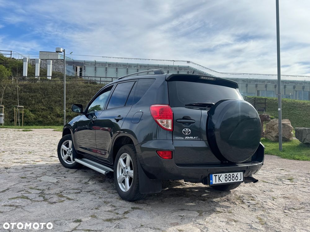 Toyota RAV4 - 1