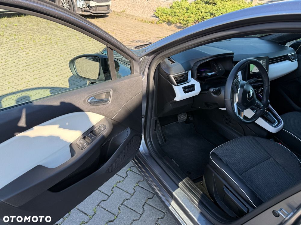 Renault Clio - 25
