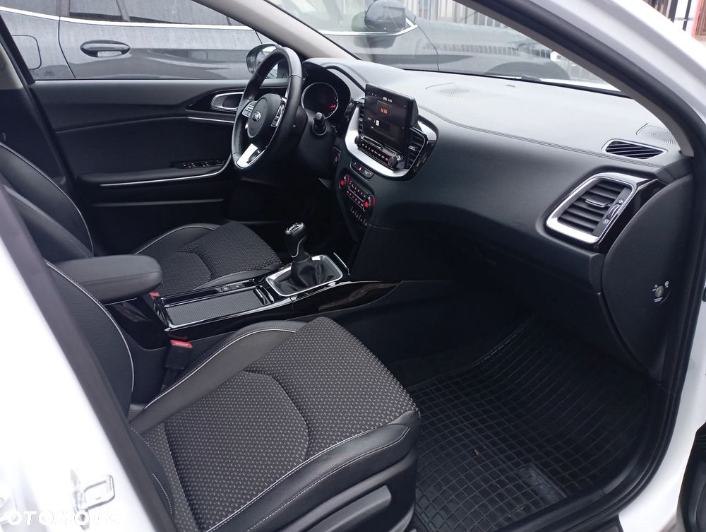 Kia XCeed 1.6 T-GDI L Business Line - 9
