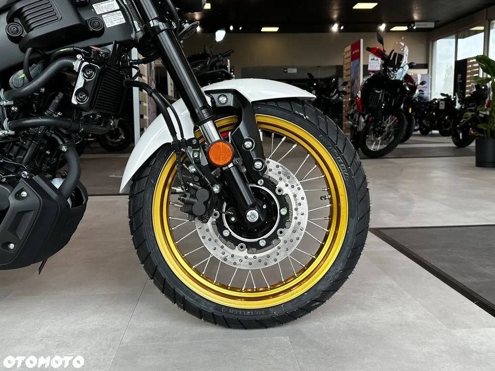 Yamaha XSR - 9
