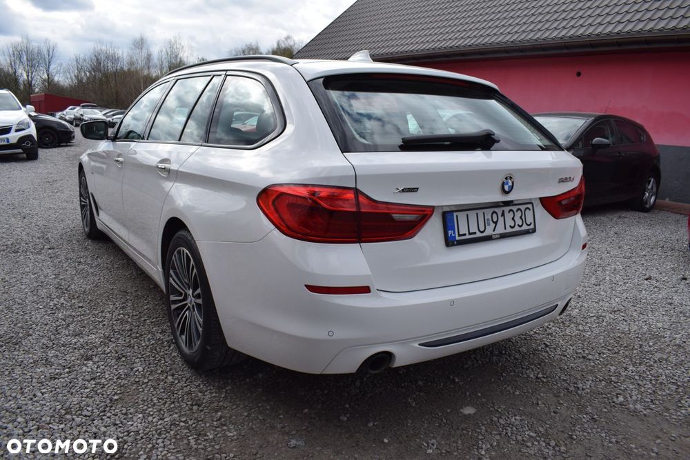 BMW Seria 5 520d xDrive Sport Line sport - 4
