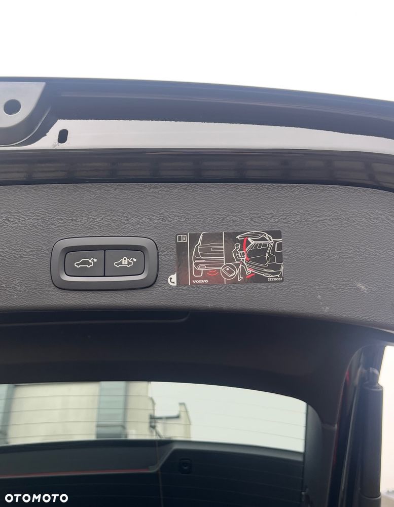 Volvo XC 40 T5 AWD Momentum (Intro Edition) - 9