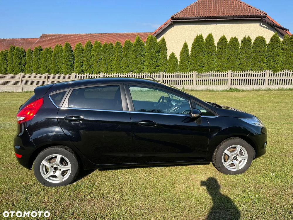 Ford Fiesta 1.25 Titanium EU5 - 19