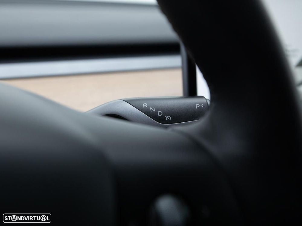Tesla Model Y Long Range Dual Motor AWD - 19