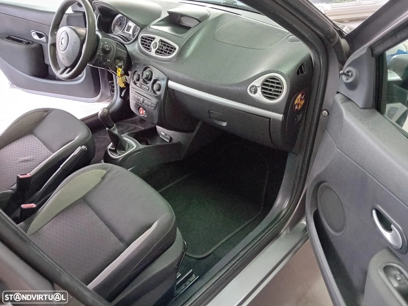 Renault Clio Break 1.2 16V Fairway - 11