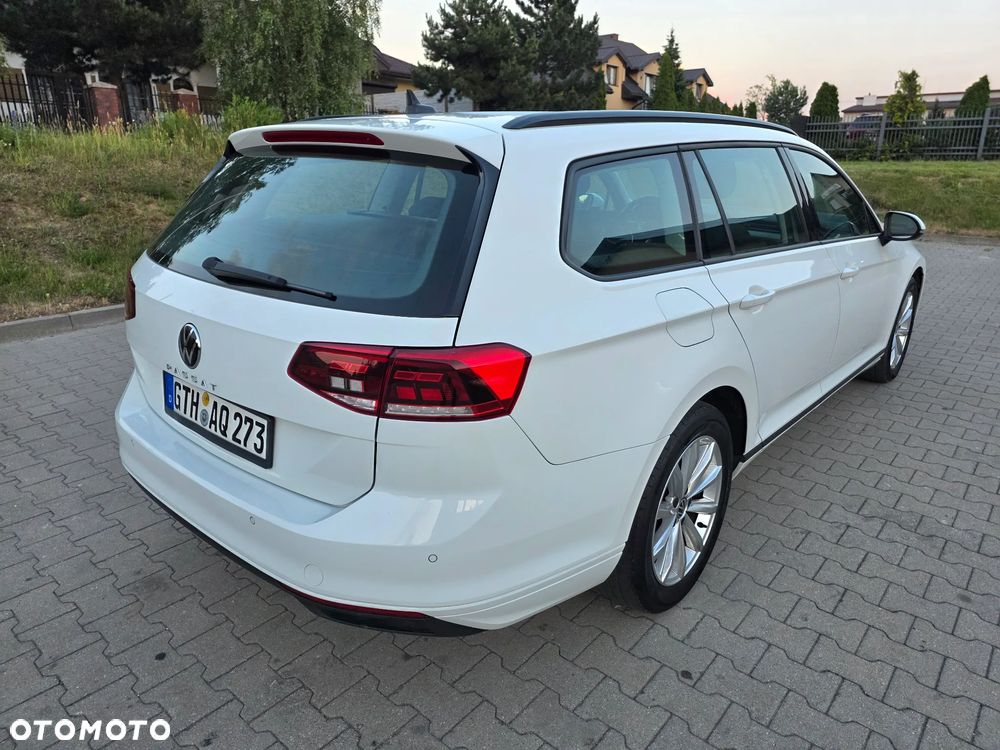 Volkswagen Passat - 4