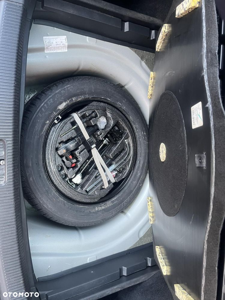 Volkswagen Golf 1.6 TDI DPF BlueMotion Technology MATCH - 21