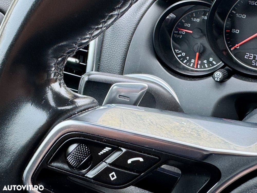 Porsche Cayenne Diesel Platinum Edition - 32