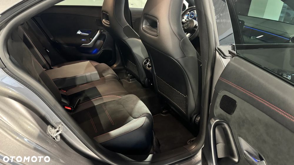 Mercedes-Benz CLA 200 AMG Line 7G-DCT - 29