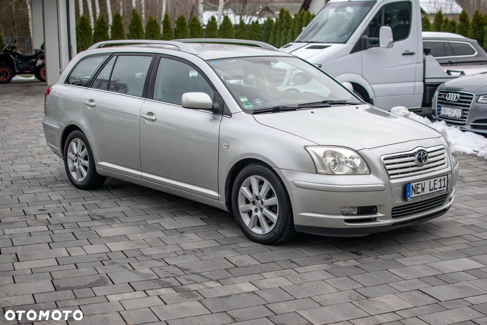 Toyota Avensis - 39