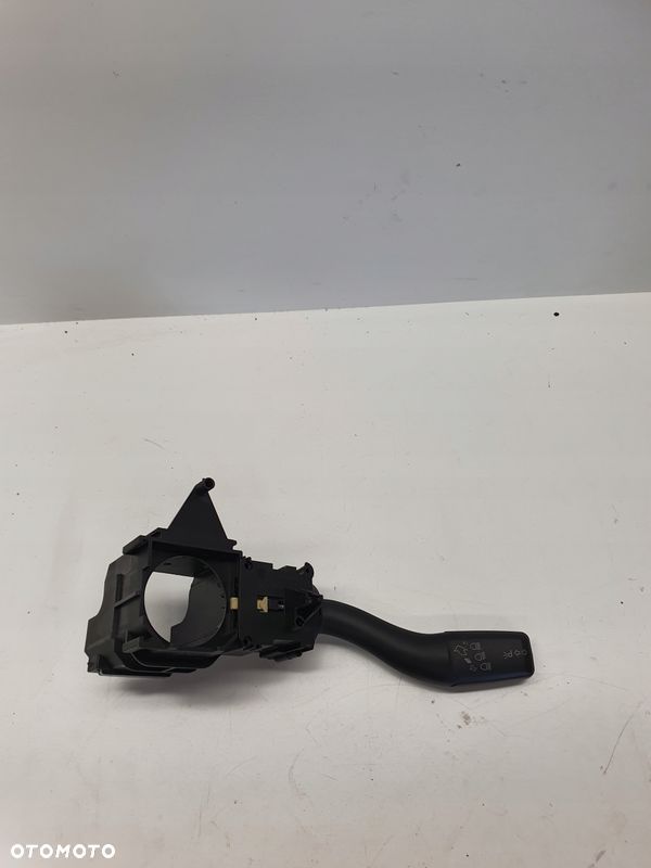PRZEŁĄCZNIK KIERUNKÓW AUDI A4 A6 Q7 4E0953513G - 1