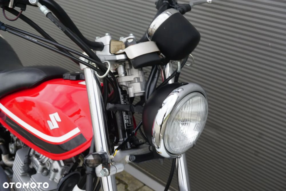 Suzuki RV - 8