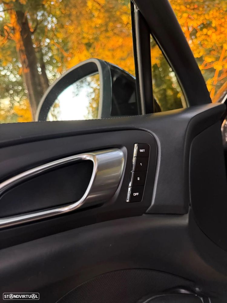 Porsche Cayenne Platinum Edition - 39