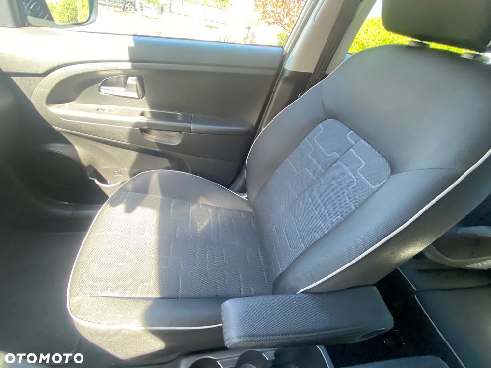Kia Venga 1.4 L - 11