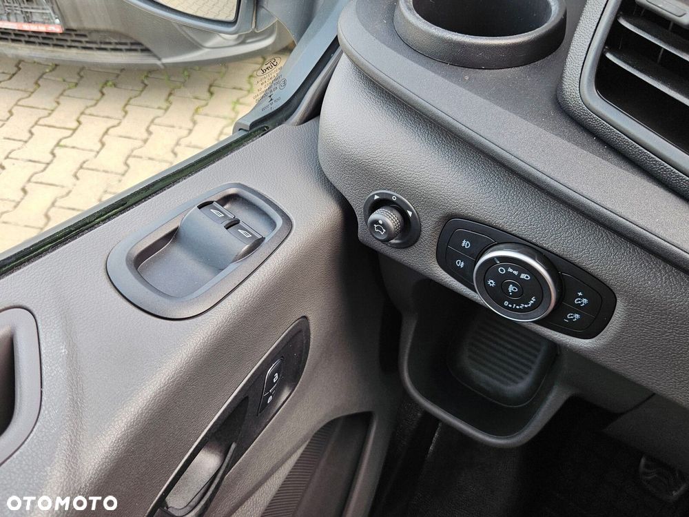 Ford Transit - 19