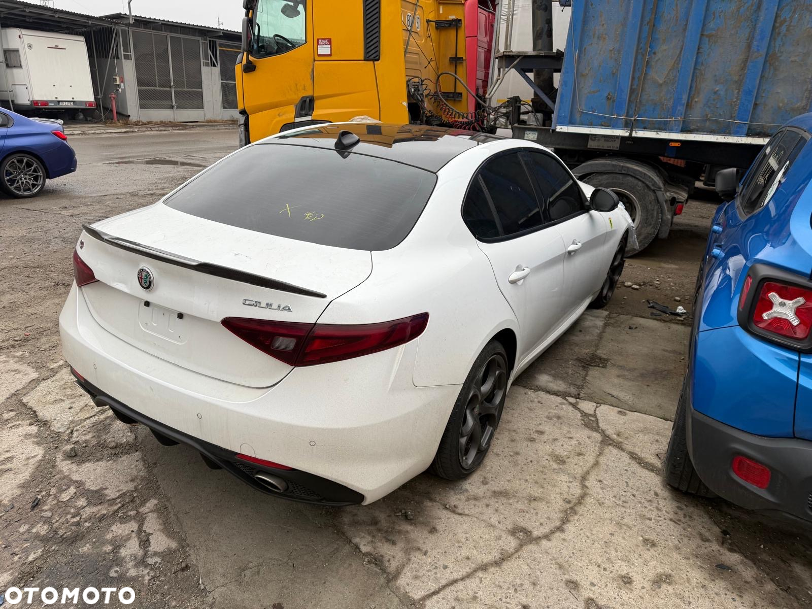 Alfa Romeo Giulia 2.0 Turbo 16V AT8 Veloce - 3