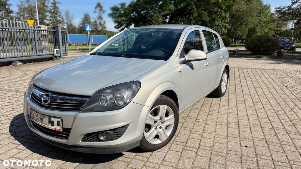 Opel Astra 1.6 Essentia - 17