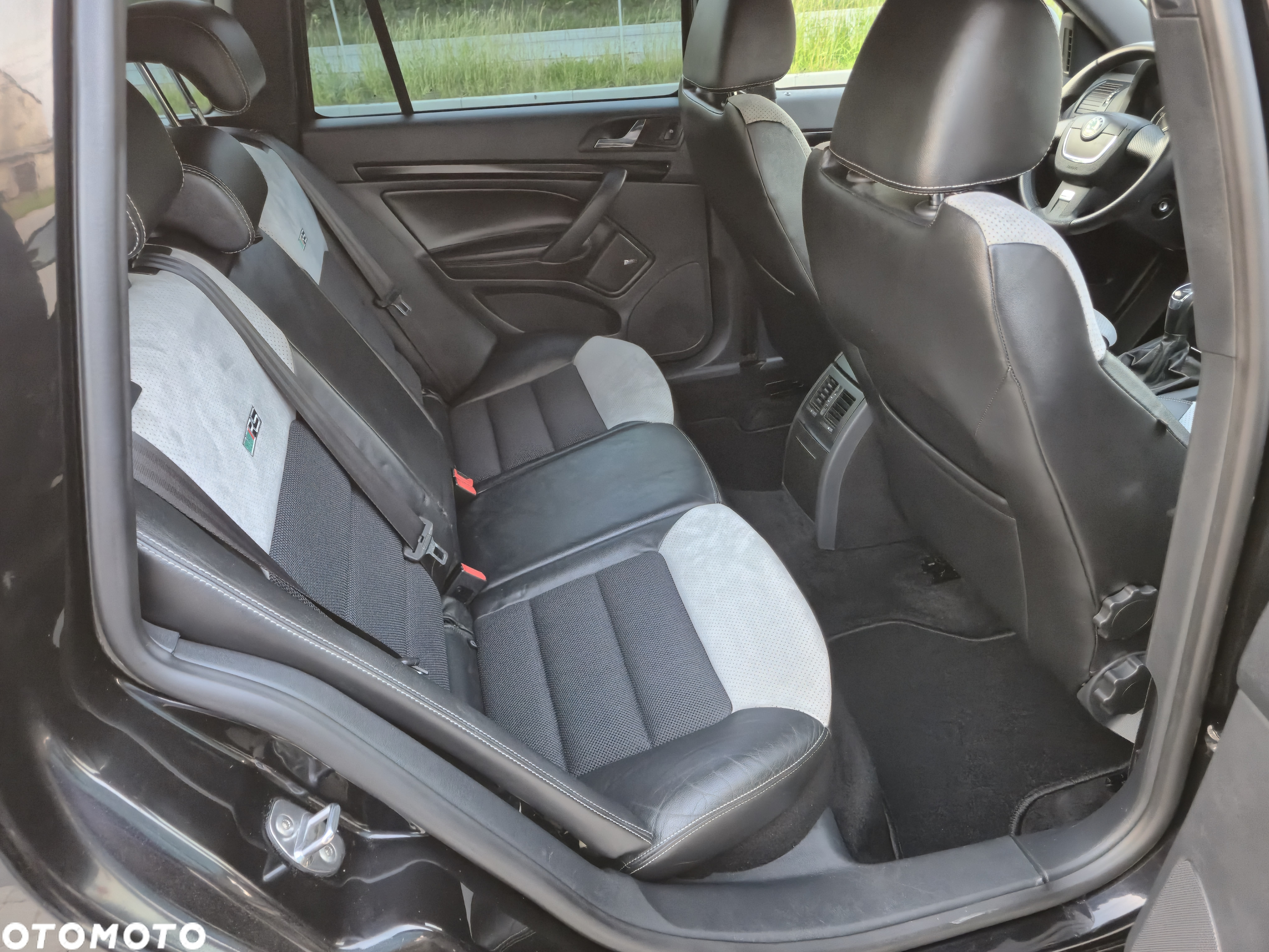 Skoda Octavia Combi 2.0 TSI RS - 18