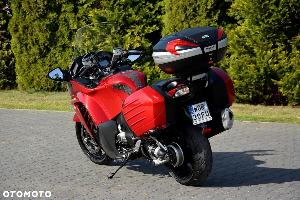 Kawasaki GTR - 3
