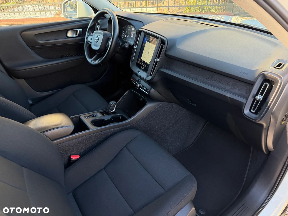 Volvo XC 40 T3 Momentum - 12