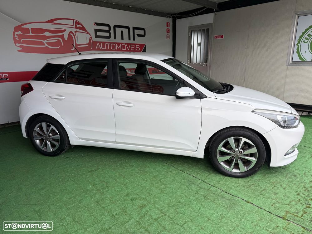 Hyundai i20 1.2 Blue LED - 5