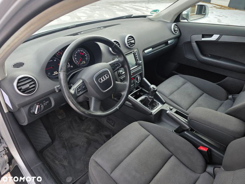 Audi A3 Sportback 2.0 TDI DPF Ambiente - 5