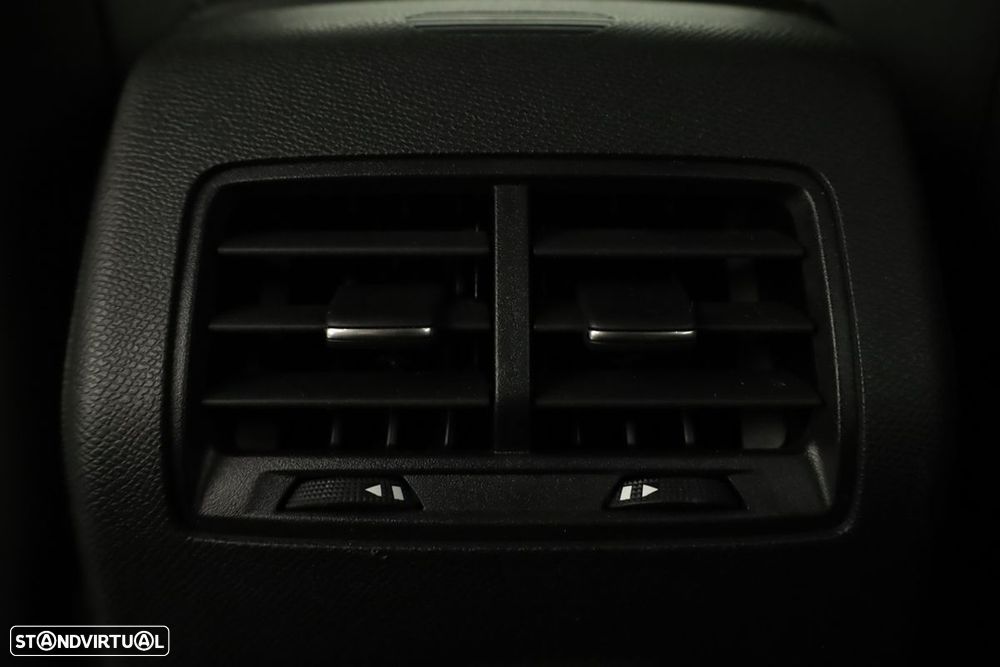 Peugeot 408 1.2 PureTech Allure EAT8 - 23