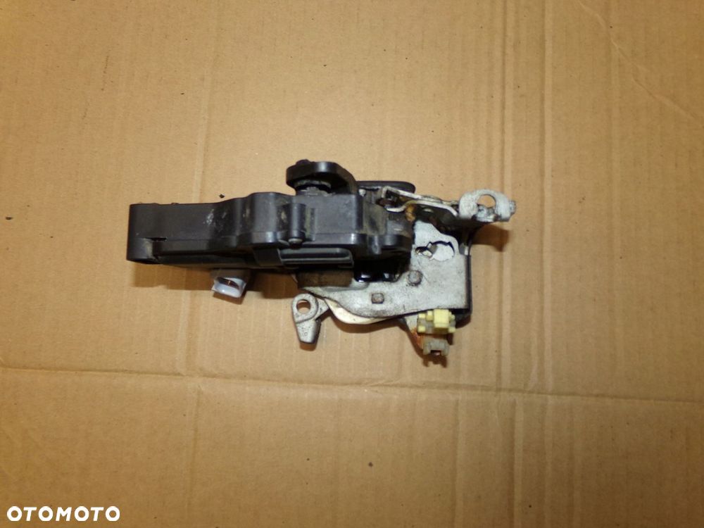 ZAMEK LEWY PRZÓD 4 PIN FORD FREESTAR 4.2 01-07r. - 2