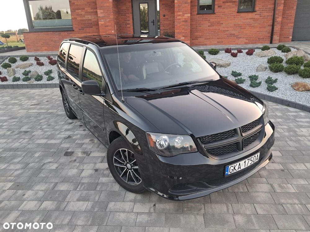 Dodge Grand Caravan - 2