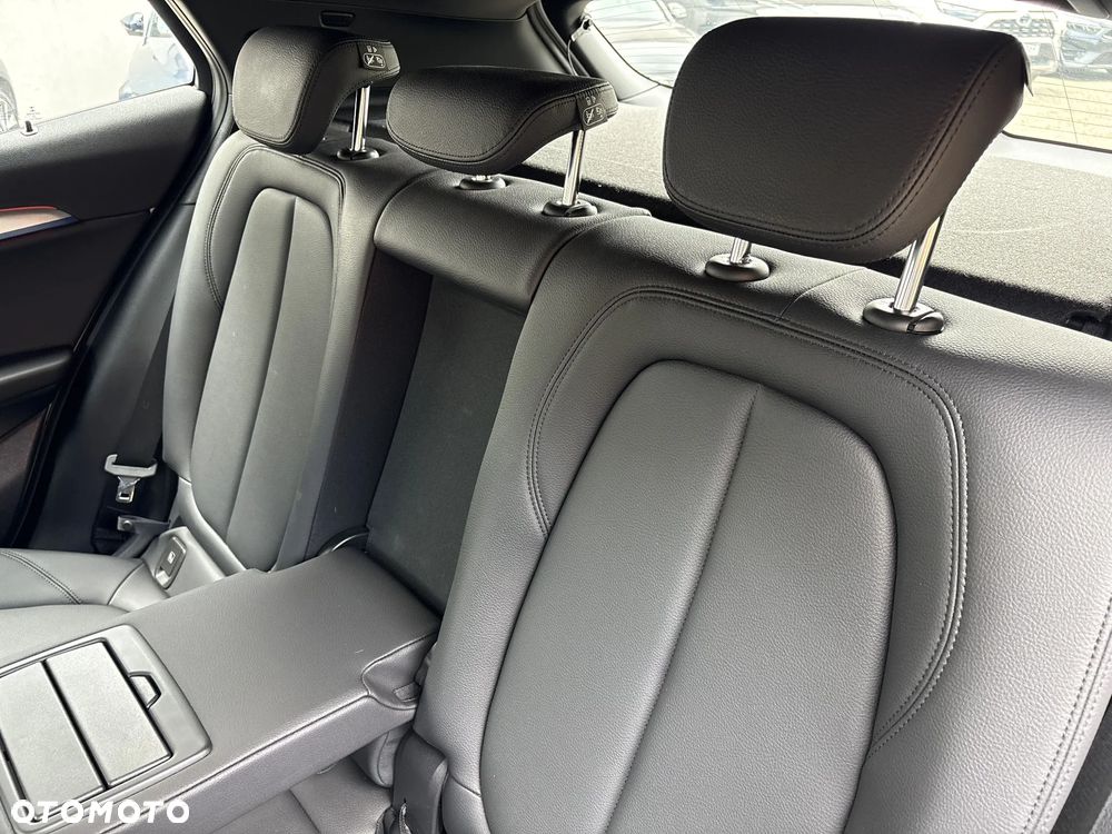 BMW X2 sDrive18i - 18