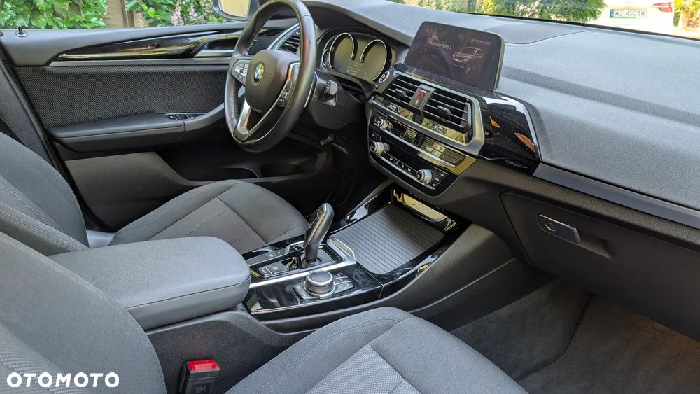 BMW X3 xDrive20i GPF Advantage - 11