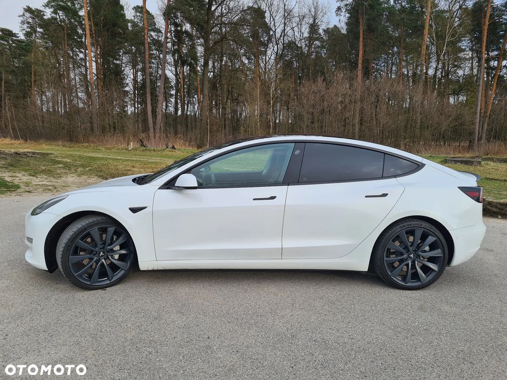 Tesla Model 3 - 11