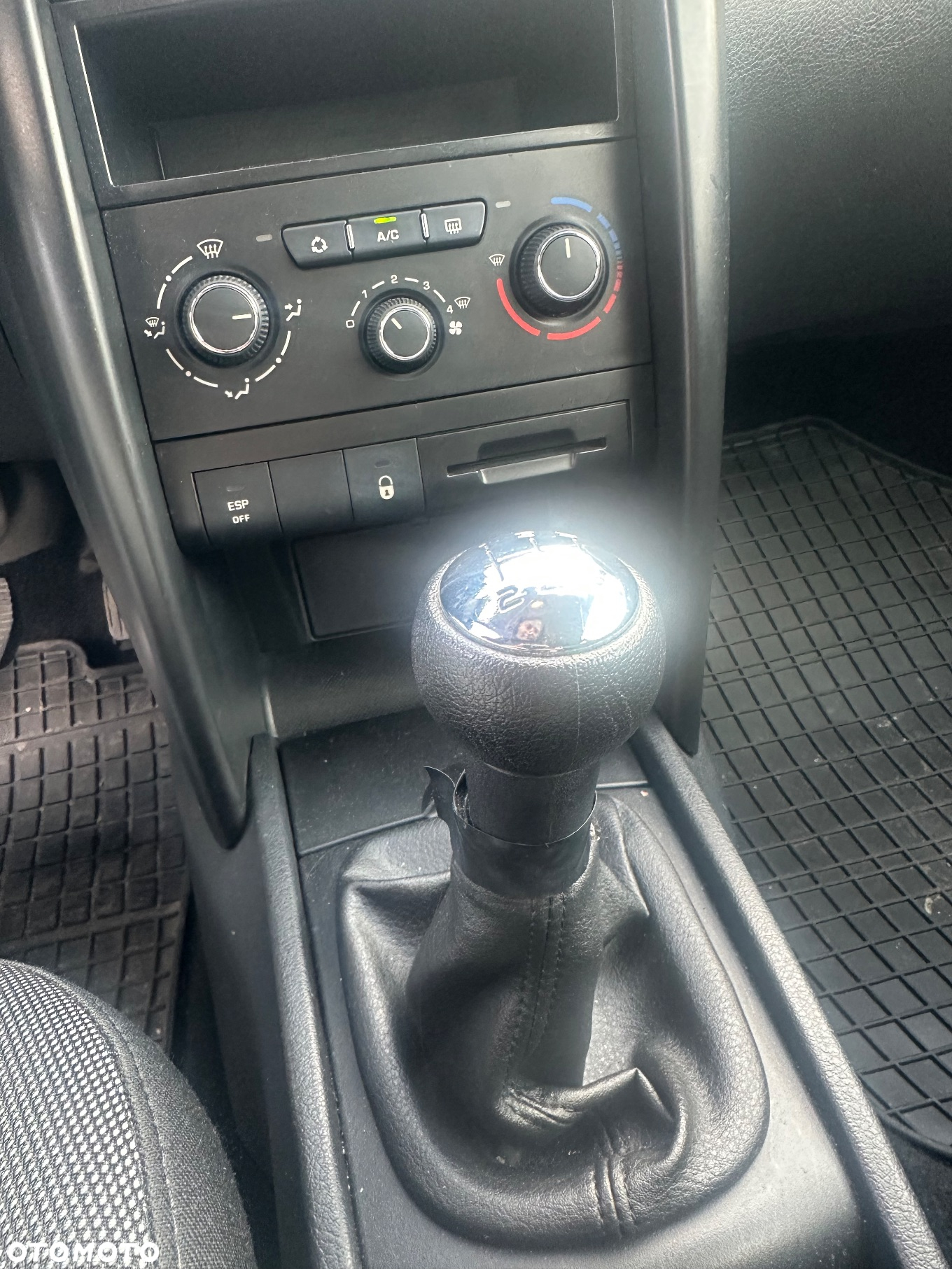 Peugeot 207 - 11