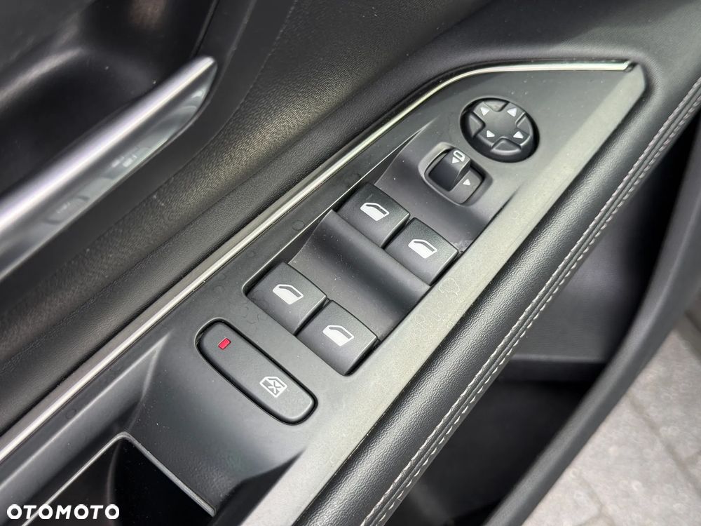 Peugeot 5008 1.6 PureTech Allure S&S EAT8 - 20
