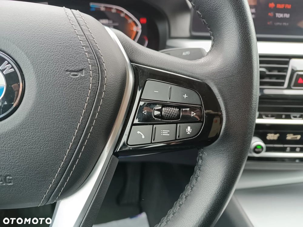 BMW Seria 5 520d MHEV - 17