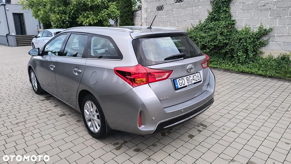 Toyota Auris 1.4 D-4D Premium - 10