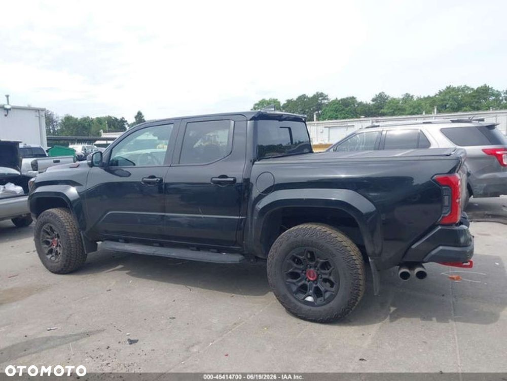 Toyota Tacoma - 3