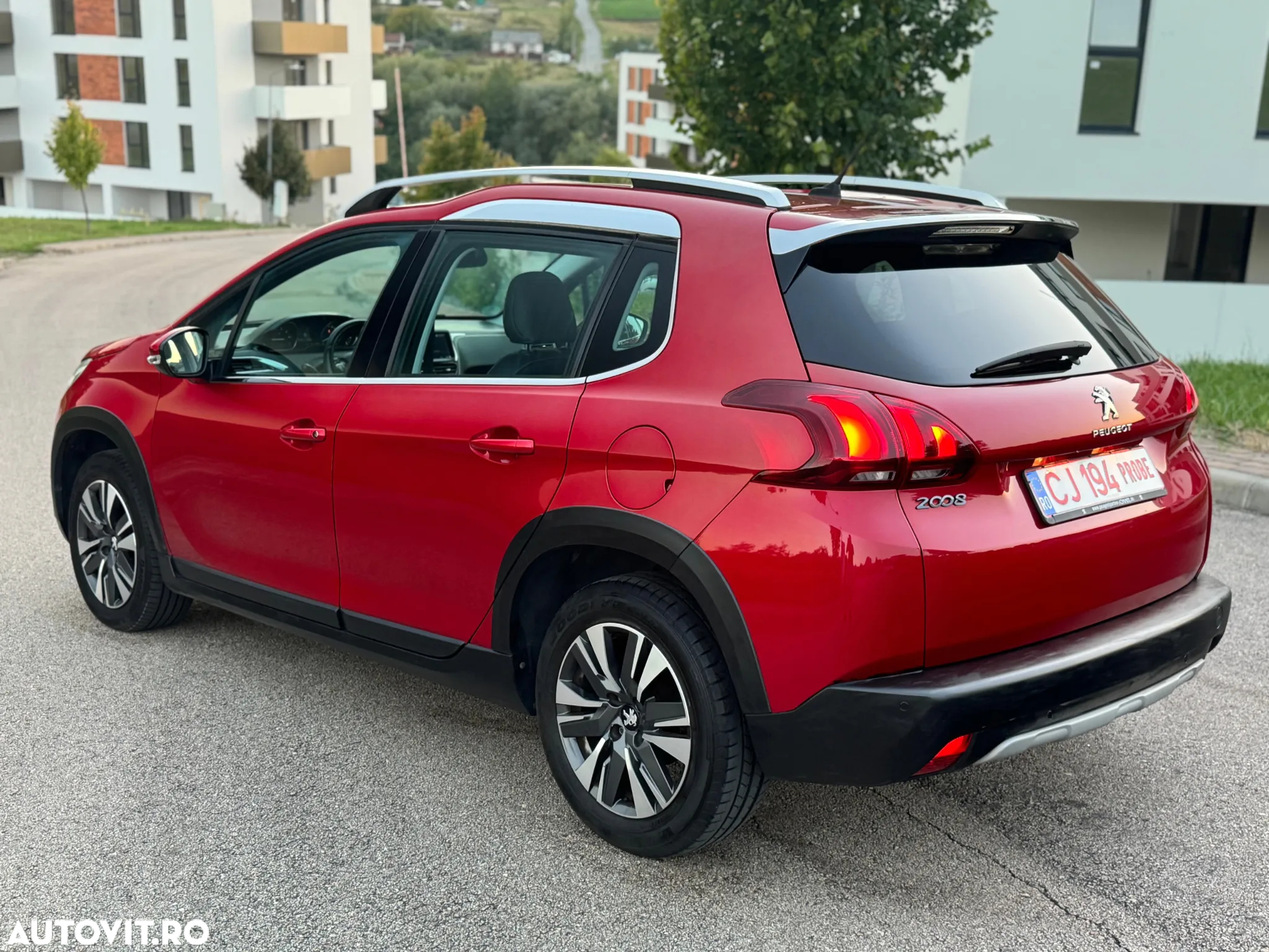 Peugeot 2008 PureTech 110 Stop&Start Business-Line - 4