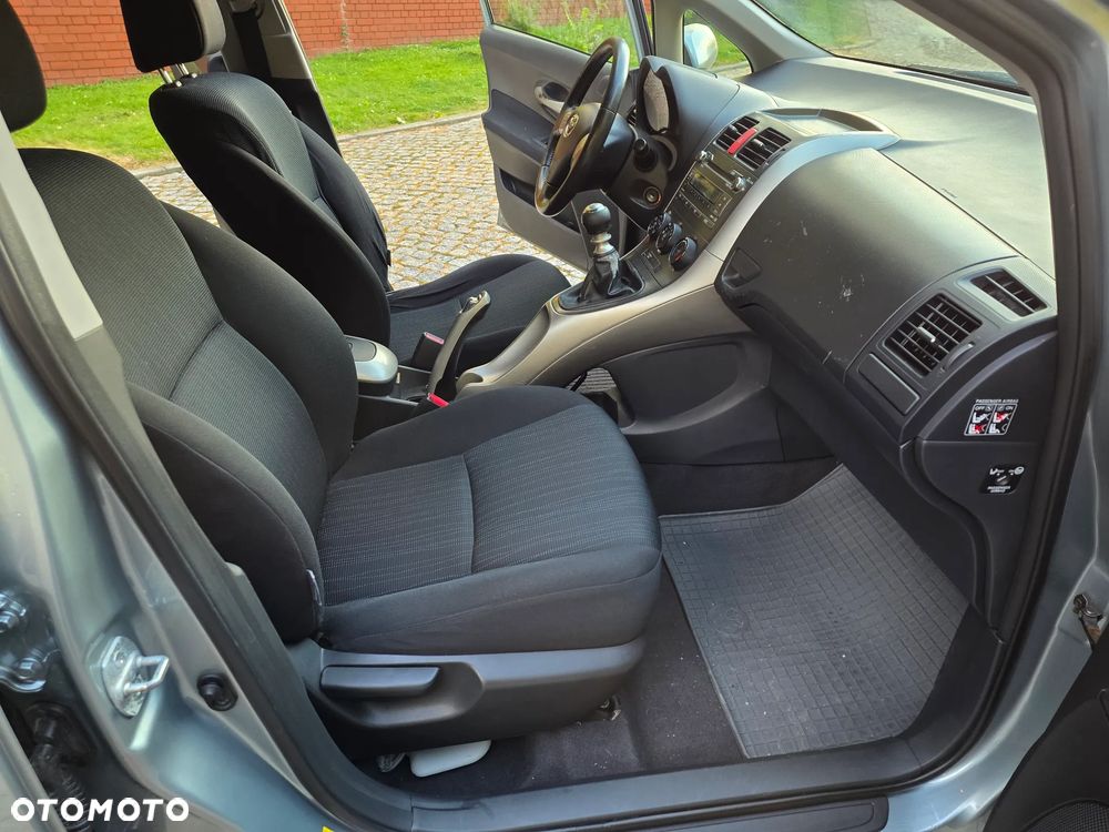 Toyota Auris 2.0 D-4D - 12