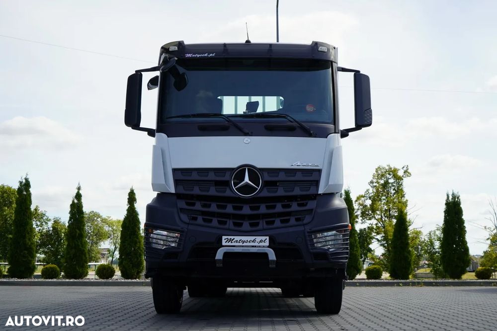 Mercedes-Benz AROCS 2643 / 6x4 / CAROSERIE CU BALANȚĂ - 6,3 M / MACARA HIAB X-HIDUO 188 ES-4 / CAPACITATE MAXIMĂ DE RIDICARE: 5.300 KG / ROTATOARE / PODEA HEAVY-DUTY / TRANSMISIE AUTOMATĂ - 10