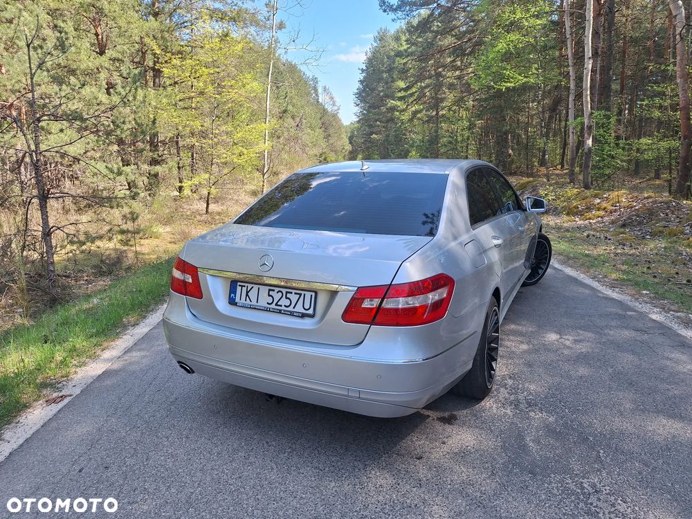 Mercedes-Benz Klasa E 200 CGI BlueEFFICIENCY 7G-TRONIC Elegance - 6