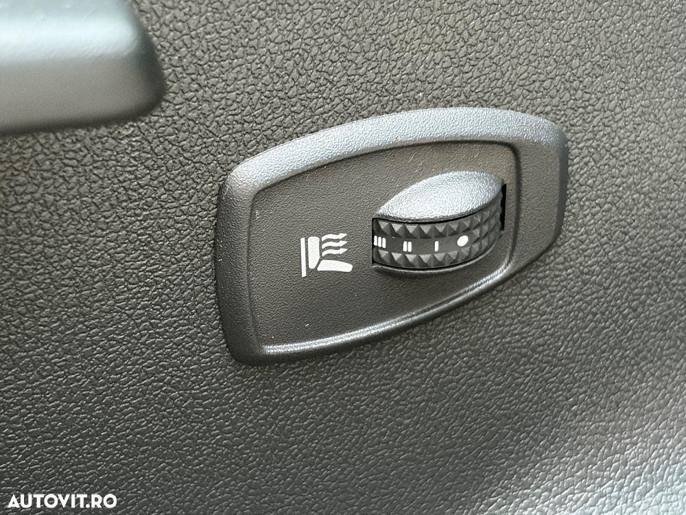 Renault Megane ENERGY TCe 130 BOSE EDITION - 9